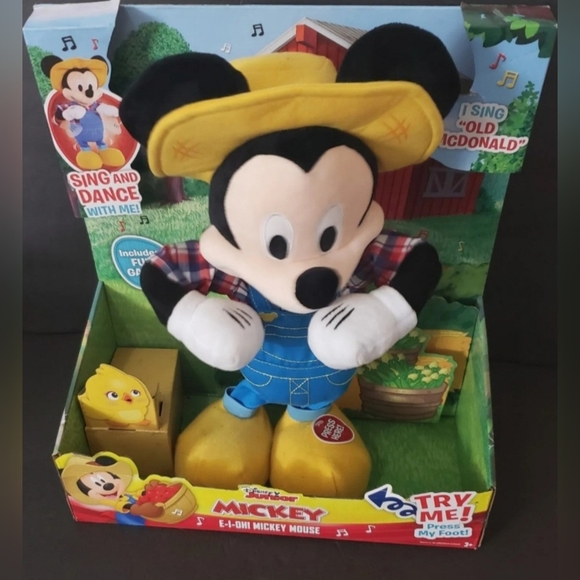 Disney MICKEY MOUSE SINGS DANCES "Old MacDonald E-I-E-I-O" FARMER PLUSH Toy - Picture 4 of 8